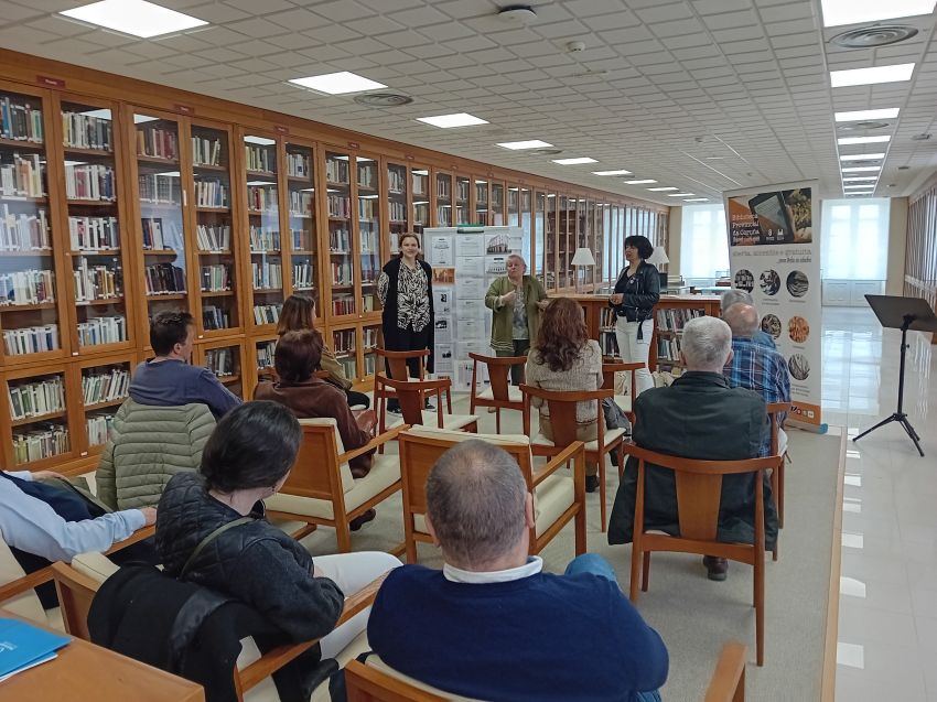 A Biblioteca da Deputación da Coruña cumpre 30 anos en Riego de Agua