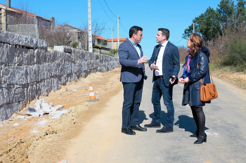 A Deputación da Coruña retoma as obras de ampliación e mellora da estrada de Cespón a Vidres, en Boiro, cun investimento de preto de 1,3 millóns de euros