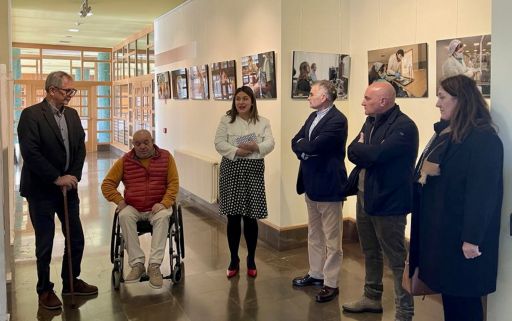 A Deputación da Coruña e CEGASAL inauguran en Carballo unha exposición fotográfica sobre a inclusión laboral das persoas con discapacidade