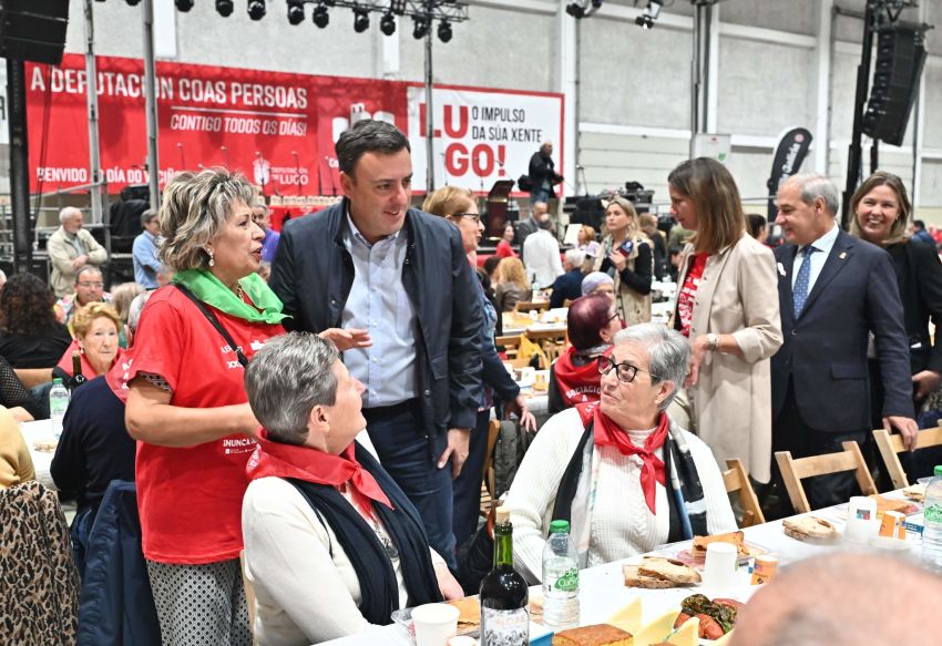Formoso recibe o premio ‘V de Veciño Exemplar” da Federación Veciñal de Lugo