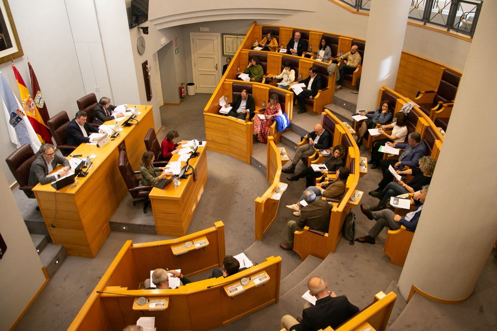 A Deputación da Coruña aproba o convenio co Concello de Santiago para as obras de reforma do estadio Verónica Boquete de Santiago, nas que se investirán 1,29 millóns de euros