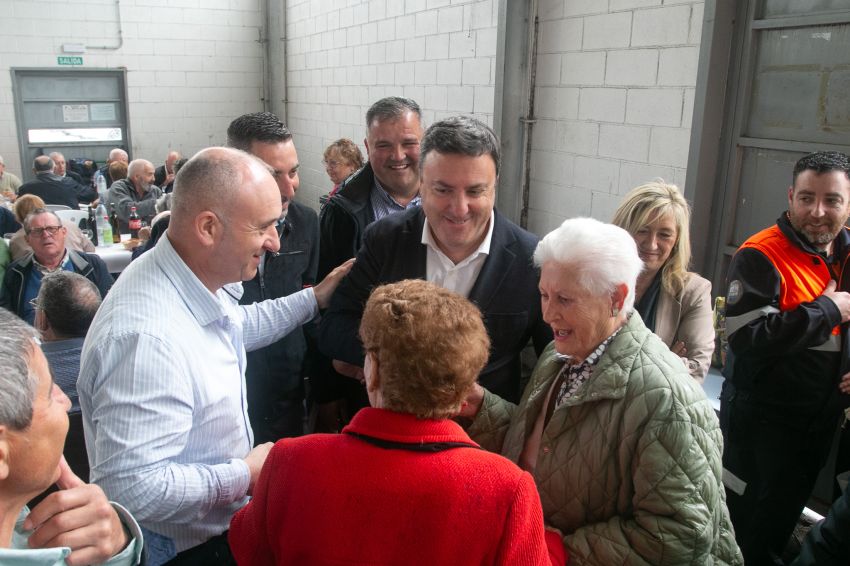 O presidente da Deputación asistiu á Festa dos Maiores de Negreira