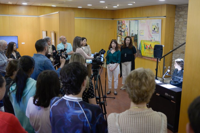 A exposición itinerante do XVIII Certame Isaac Díaz Pardo fai a súa primeira parada na Pobra do Caramiñal