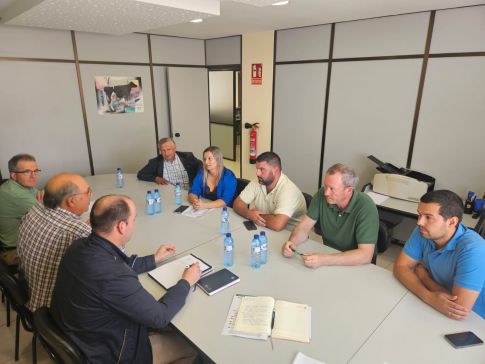 A deputada Cristina Capelán visita a asociación AFRICOR Coruña