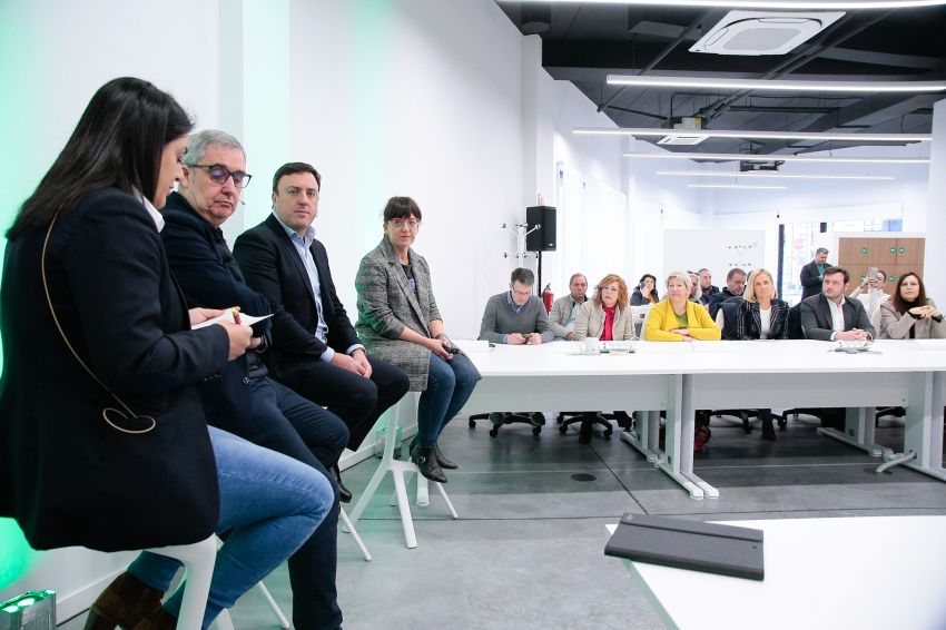 Formoso destaca a importancia de “dotar de ferramentas ao talento propio para que radique en Galicia” durante a presentación do laboratorio ‘Ames Av Lab’