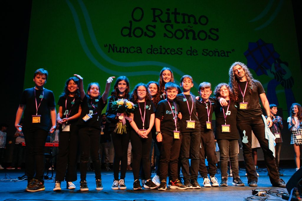 O grupo “O ritmo dos soños” de Caión e o dúo “Temos terras” de Santiago e Teo, gañan o VI Concurso Quero Cantar